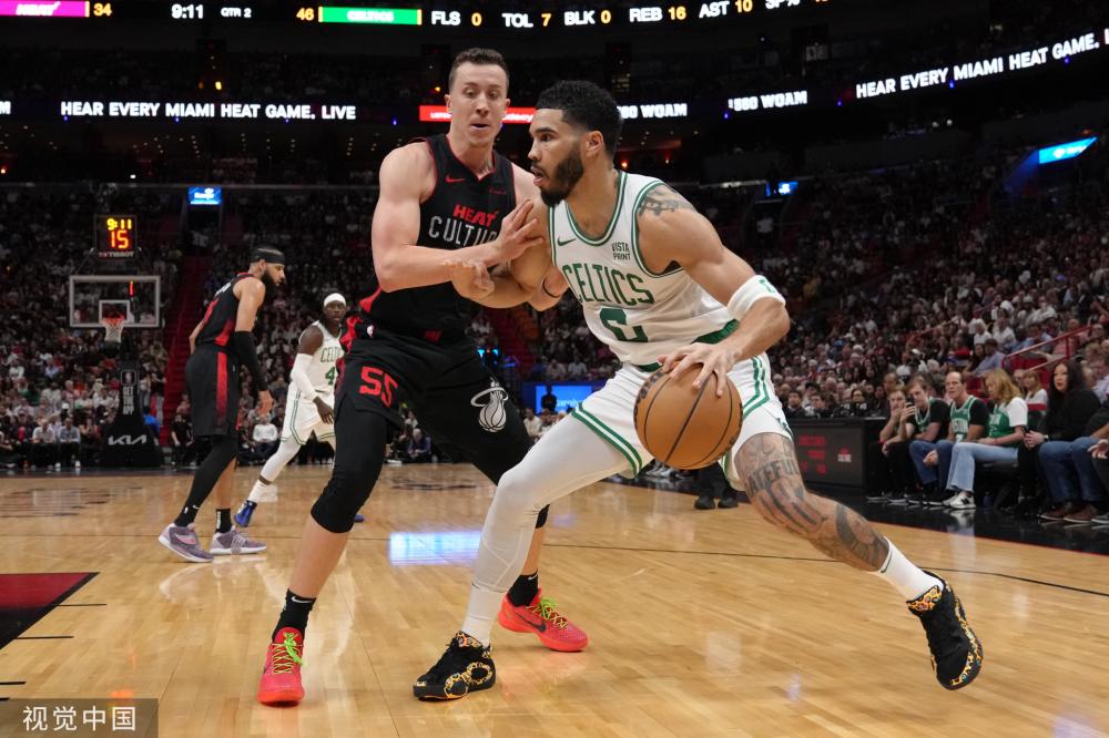 量在现代足 量在现代足