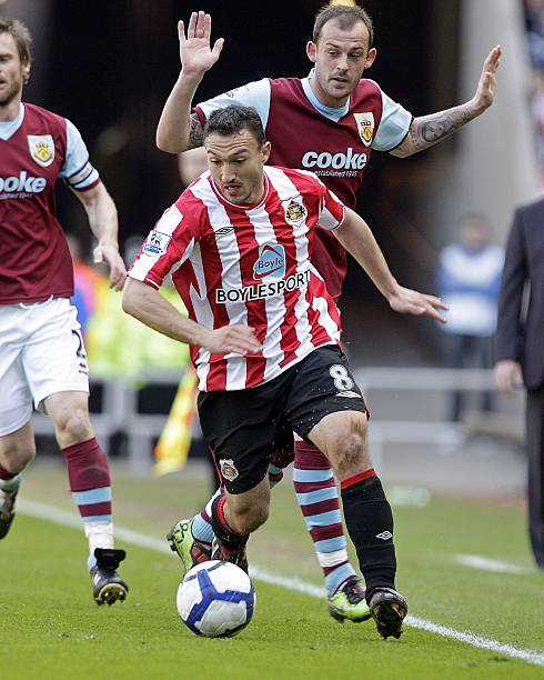 其稳健的防 其稳健的防